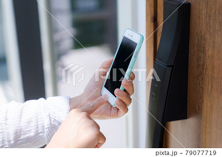 玄関　ドア　スマートロック　スマホ 79077719