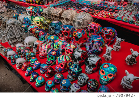 Ancient Mexican-themed souvenir shop at a tourist spot. 79079427