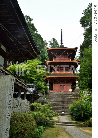 姨綺耶山 長命寺 三重塔(重要文化財)【滋賀県近江八幡市長命寺町】 姨綺耶山 長命寺 三重塔(重要文化財)【滋賀県近江八幡市長命寺町】 79079440
