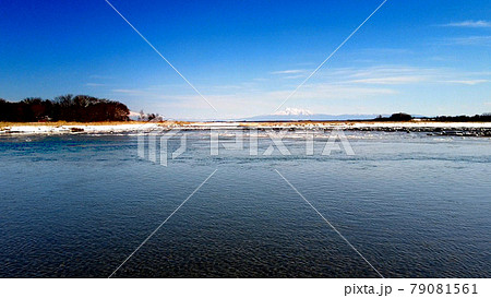網走の冬の濤沸湖と斜里岳 網走の冬の濤沸湖と斜里岳 79081561