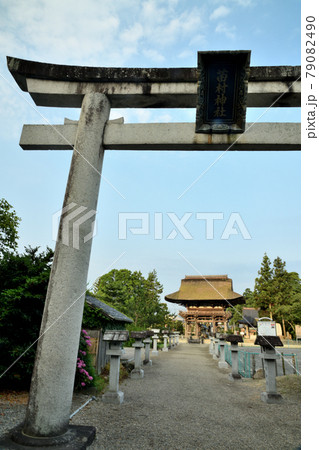 苗村神社 鳥居と楼門(重要文化財) 【滋賀県蒲生郡竜王町】 苗村神社 鳥居と楼門(重要文化財) 【滋賀県蒲生郡竜王町】 79082490