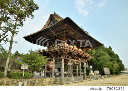 苗村神社 楼門と馬場 【滋賀県蒲生郡竜王町】 苗村神社 楼門と馬場 【滋賀県蒲生郡竜王町】 79082821