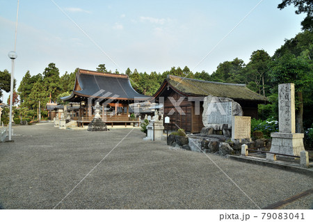 苗村神社　拝殿　【滋賀県蒲生郡竜王町】 79083041