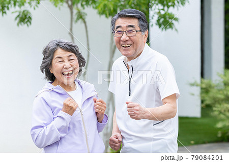 シニア 夫婦 エクササイズ シニア 夫婦 エクササイズ 79084201