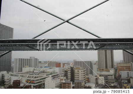 マンション大規模修繕足場工事、居住者から見た大規模修繕足場工事、安全第一、梅雨時には危険、台風対策は マンション大規模修繕足場工事、居住者から見た大規模修繕足場工事、安全第一、梅雨時には危険、台風対策は 79085415