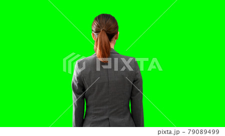 後ろ姿のビジネスウーマン クロマキー合成 後ろ姿のビジネスウーマン クロマキー合成 79089499