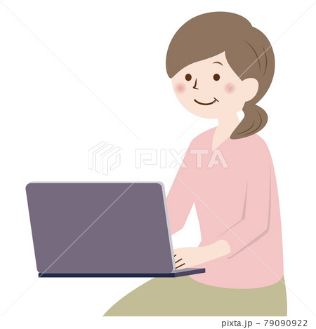 PCを操作する女性 中年 79090922