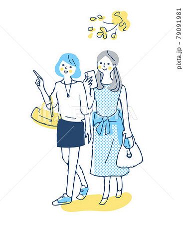 笑顔で歩く2人の女性 79091981