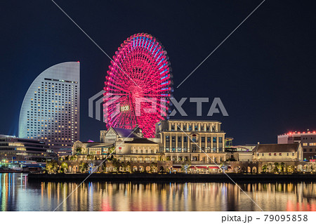 【コスモワールドやコンチネンタルホテルの横浜夜景】 79095858