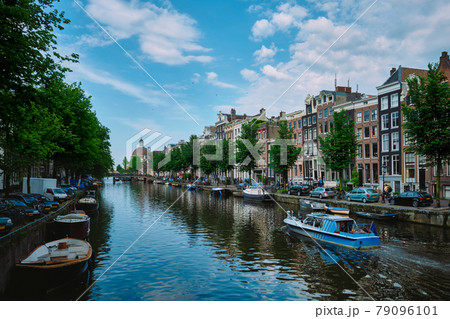 Singel canal in Amsterdam with houses. Amsterdam, Netherlands Singel canal in Amsterdam with houses. Amsterdam, Netherlands 79096101