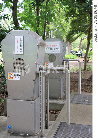 災害時に役立つマンホールトイレ　防災設備　 79098649