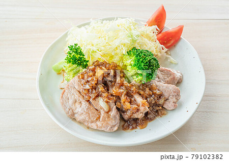 豚フィレ肉のソテー　ジャポネソース 79102382