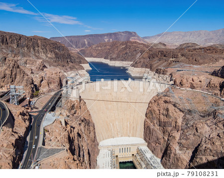 Afternoon view of the famous Hoover Dam 79108231
