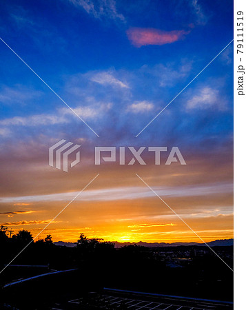 青空と夕焼け空の風景 青空と夕焼け空の風景 79111519