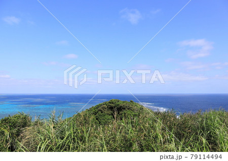 沖縄　宮古島市　大神島　遠見台からの眺め 79114494