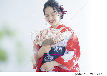 浴衣の女性 浴衣の女性 79117148