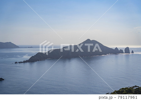 鹿児島県坊津町で撮影した沖秋目島。 鹿児島県坊津町で撮影した沖秋目島。 79117961