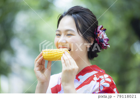 浴衣 屋外 浴衣 屋外 79118021
