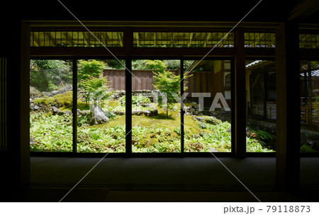 古知谷阿弥陀寺　本坊から裏庭を望む　京都市左京区大原 79118873