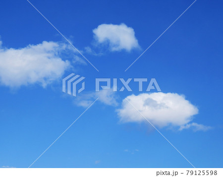 空 青空 雲 風景 背景の写真素材 [79125598] - PIXTA