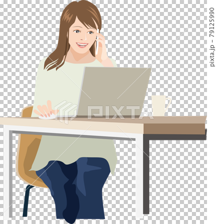 パソコン前でスマホで話す女性 79125990