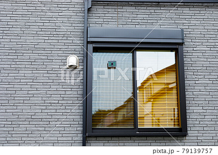 新築住宅の窓 79139757