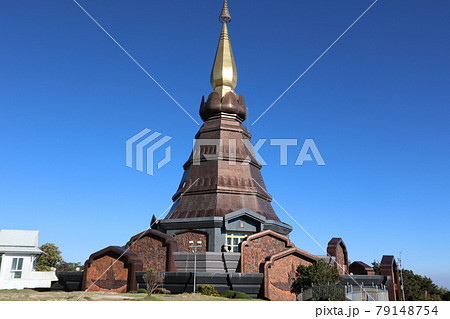 タイ、チェンマイの最高峰、ドイ・インタノン山の寺院 79148754