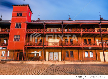 Red Brick Warehouse 79150465