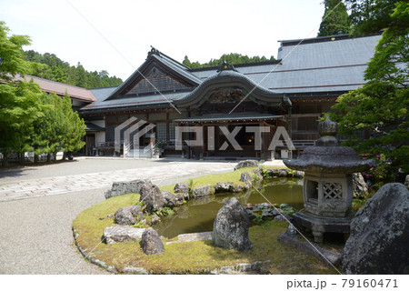 高野山　西室院　庭園と本堂　和歌山県高野町 79160471