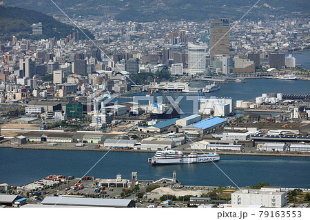 朝の高松市街（ジャンボフェリー乗り場から朝日町、高松港、高松城、高松駅、西宝町方面） 79163553