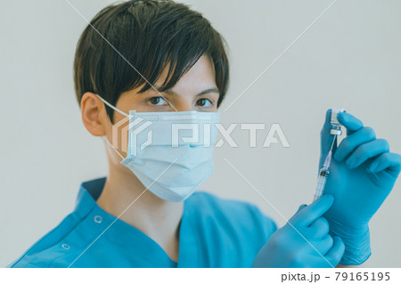 ワクチンの打ち手 79165195