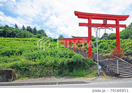 赤い鳥居が並ぶ人気観光スポット福岡県の浮羽稲荷神社 赤い鳥居が並ぶ人気観光スポット福岡県の浮羽稲荷神社 79166851