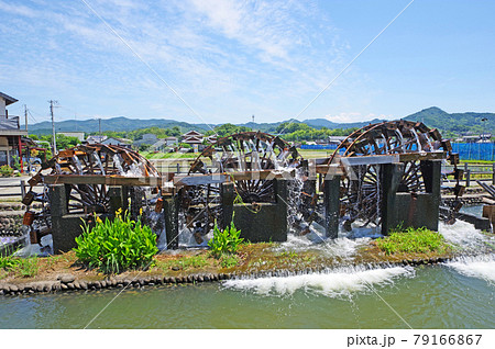 朝倉市のシンボル三連水車は、日本最古の実働水車 79166867