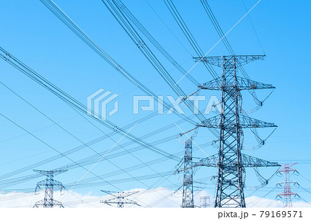 送電線と鉄塔 79169571