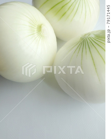 新玉ねぎ （ 3  個 ） 79171445
