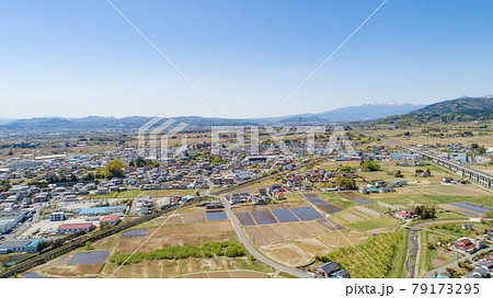 ［福島県］国見町の町並みの空撮 79173295