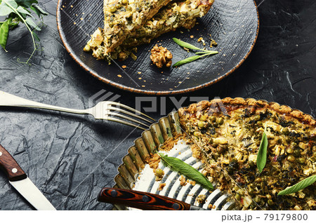 Savory pie with chards and green pea 79179800
