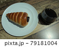 チョココロネとコーヒー 79181004
