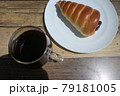 チョココロネとコーヒー 79181005