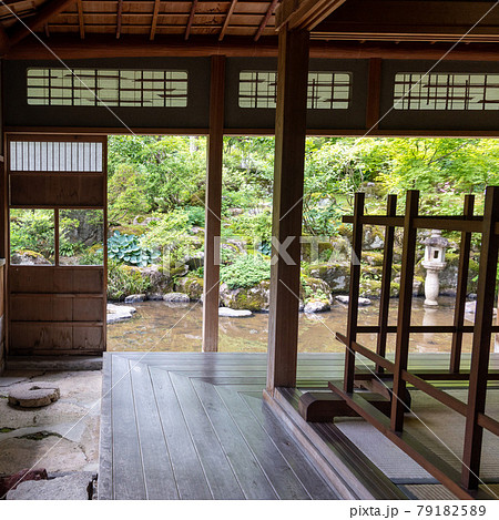 古民家の風景 79182589