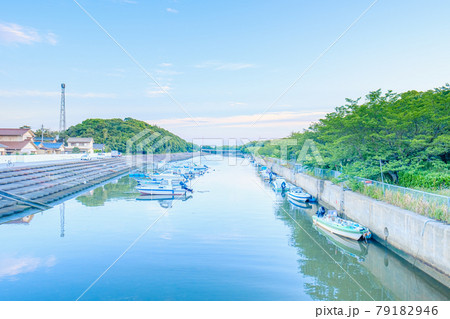 川沿い　河口付近　船着き場 79182946