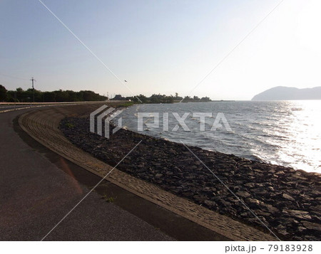 琵琶湖沿いの道 79183928