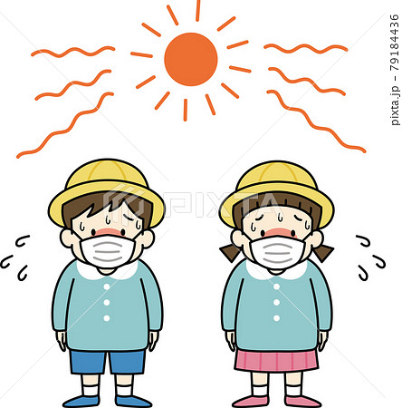 マスクをして汗ばむ幼稚園児のイラスト（熱中症の危険） 79184436