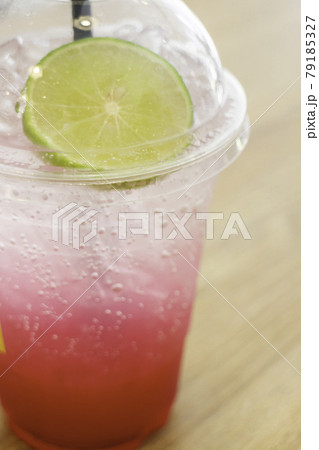 Refreshing soda water with lime in glass 79185327