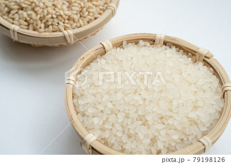 玄米と白米のイメージ 玄米と白米のイメージ 79198126