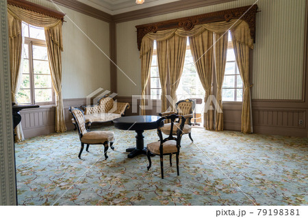 鳥取県鳥取市　春の白亜の洋館　仁風閣の内部 79198381