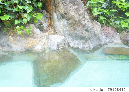 天然温泉の露天風呂　湯けむり岩風呂　 79198452