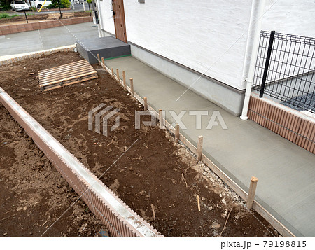 新築住宅の外構工事 79198815