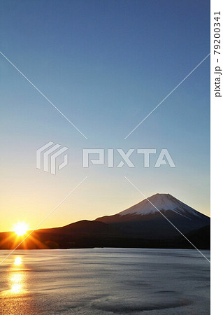 日出ずる国 富士山と初日の出 日出ずる国 富士山と初日の出 79200341