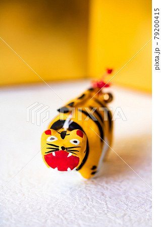 2022寅年・首振り張り子のかわいい寅 79200415